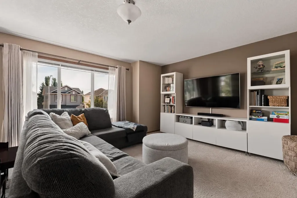 36 Cranfield Manor SE Calgary AB T3M 1K6
