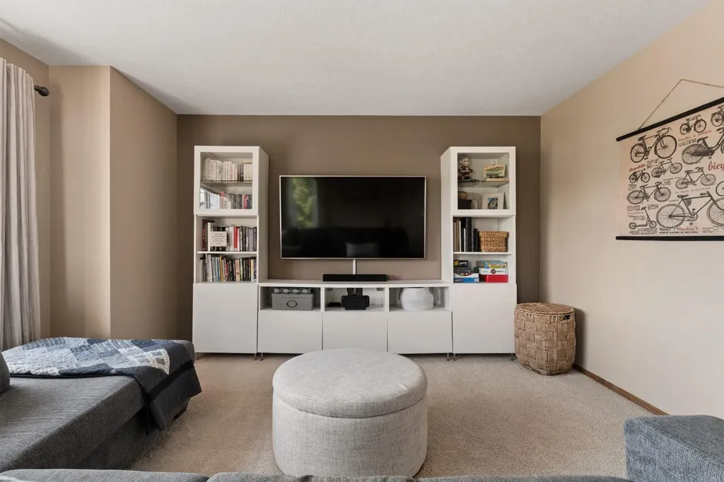 36 Cranfield Manor SE Calgary AB T3M 1K6