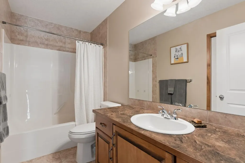 36 Cranfield Manor SE Calgary AB T3M 1K6