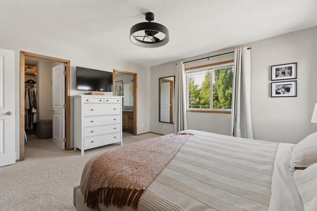 36 Cranfield Manor SE Calgary AB T3M 1K6