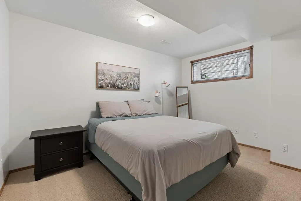 36 Cranfield Manor SE Calgary AB T3M 1K6