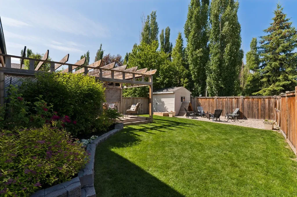 36 Cranfield Manor SE Calgary AB T3M 1K6