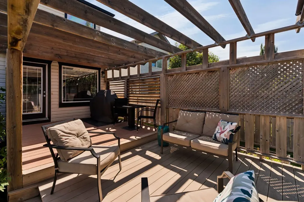 36 Cranfield Manor SE Calgary AB T3M 1K6