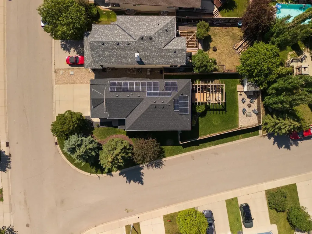 36 Cranfield Manor SE Calgary AB T3M 1K6