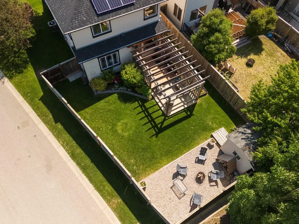36 Cranfield Manor SE Calgary AB T3M 1K6