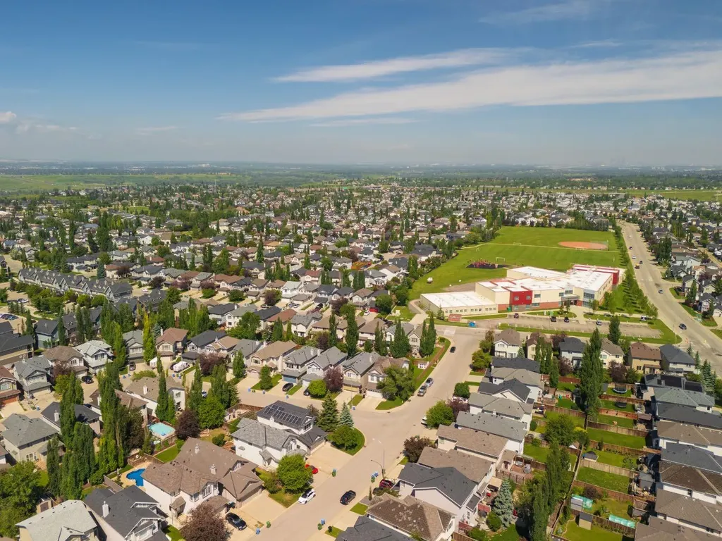 36 Cranfield Manor SE Calgary AB T3M 1K6