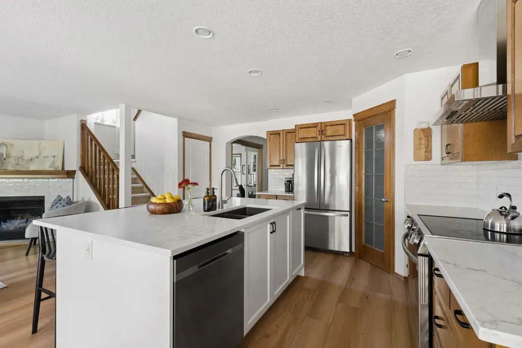 36 Cranfield Manor SE Calgary AB T3M 1K6