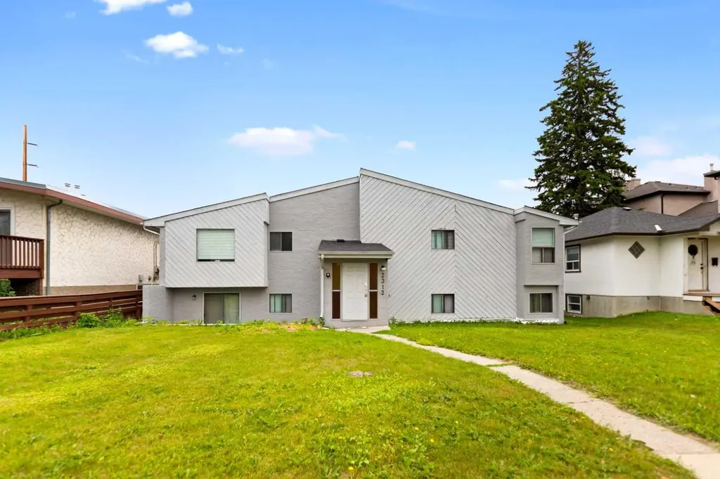 2312 1 Street NW Calgary AB T2M2T8
