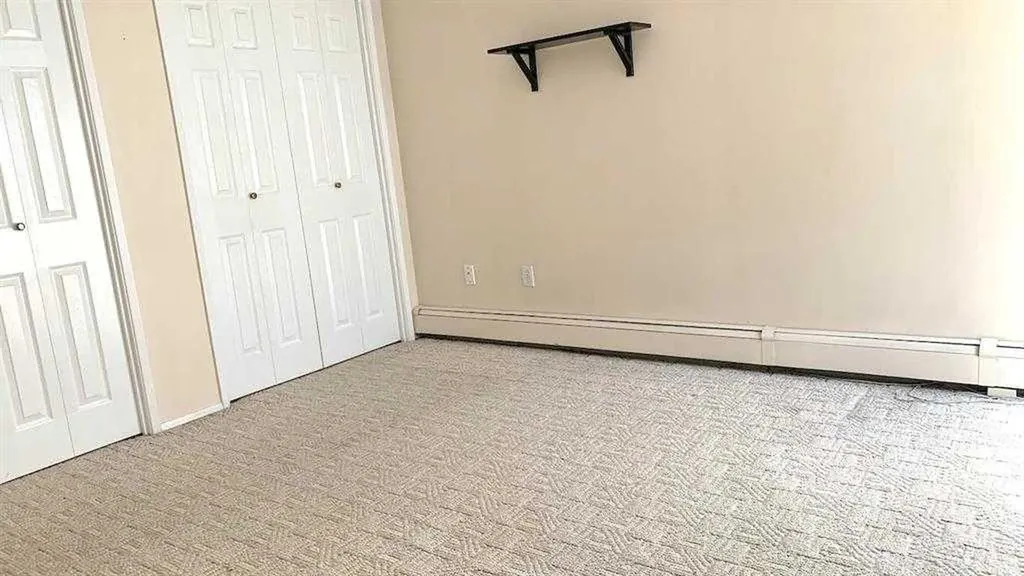 2312 1 Street NW Calgary AB T2M2T8
