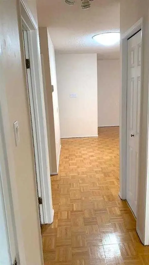 2312 1 Street NW Calgary AB T2M2T8
