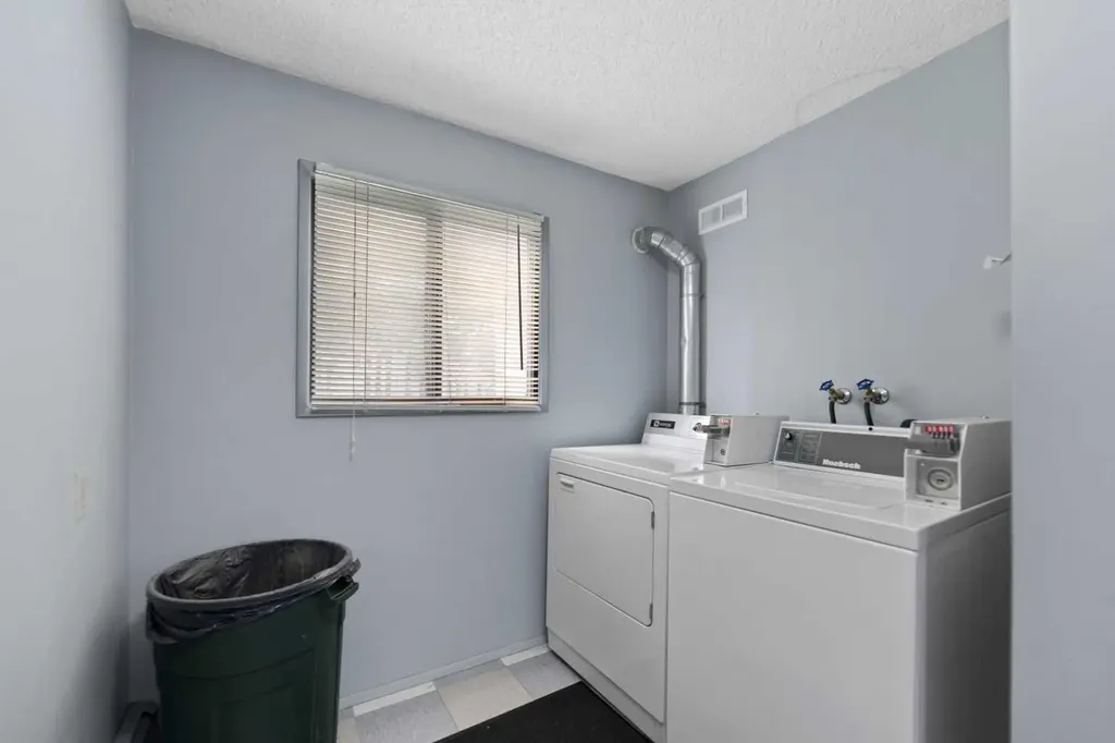 2312 1 Street NW Calgary AB T2M2T8