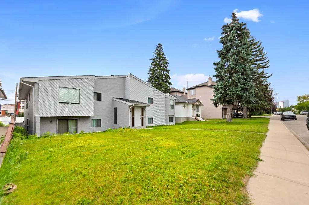 2312 1 Street NW Calgary AB T2M2T8