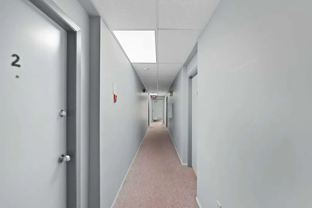 2312 1 Street NW Calgary AB T2M2T8