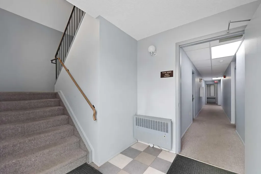 2312 1 Street NW Calgary AB T2M2T8