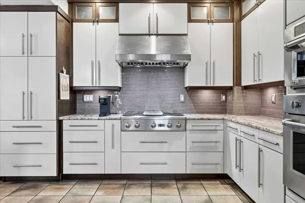 100 Signature Way SW Calgary AB T3H 2W6