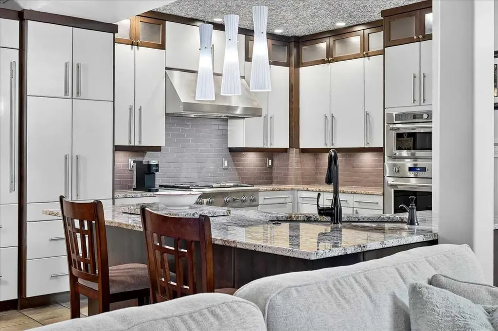 100 Signature Way SW Calgary AB T3H 2W6