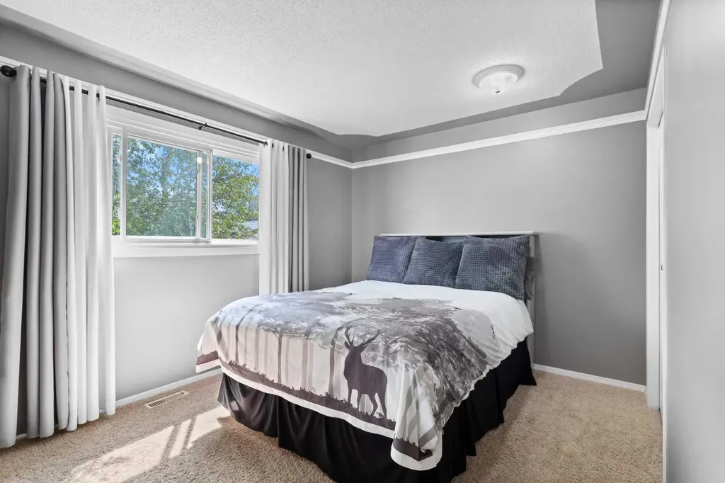 45 Sylvan Drive Sylvan Lake AB T4S 1J6