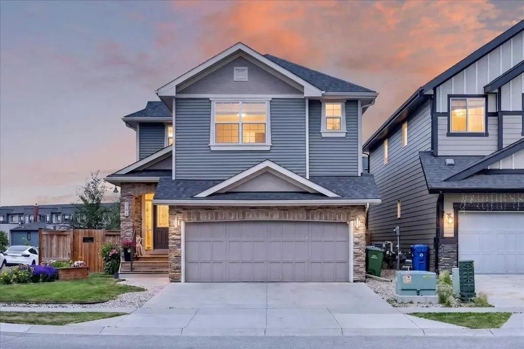 546 Sherwood Boulevard NW Calgary AB T3R 0R7