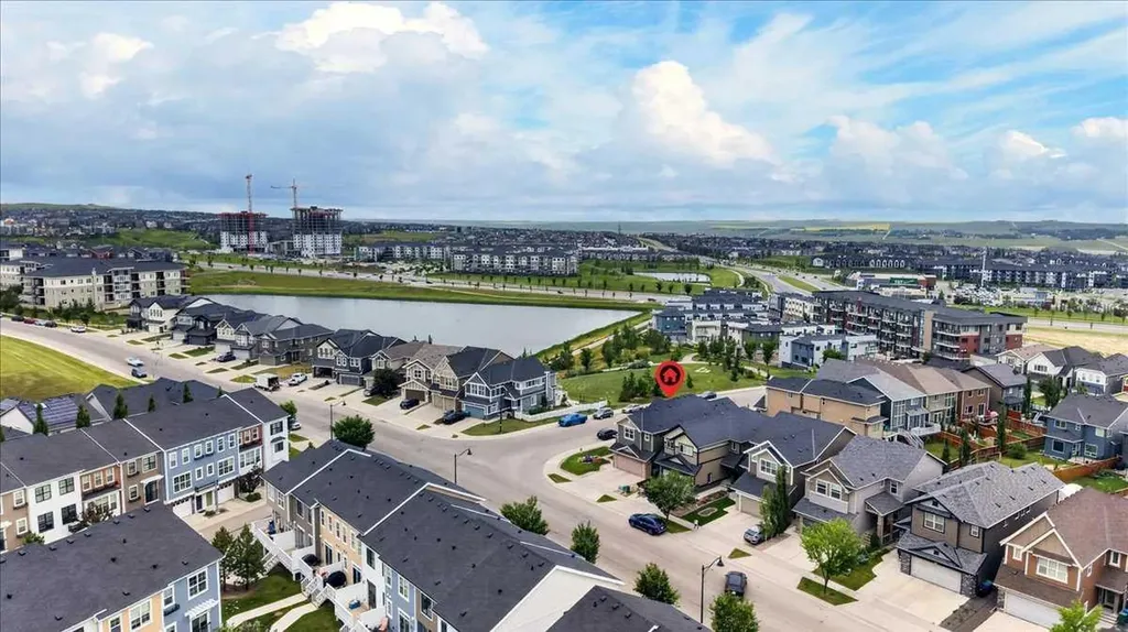 546 Sherwood Boulevard NW Calgary AB T3R 0R7