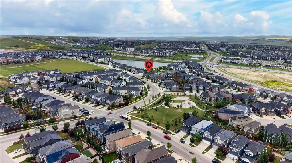 546 Sherwood Boulevard NW Calgary AB T3R 0R7