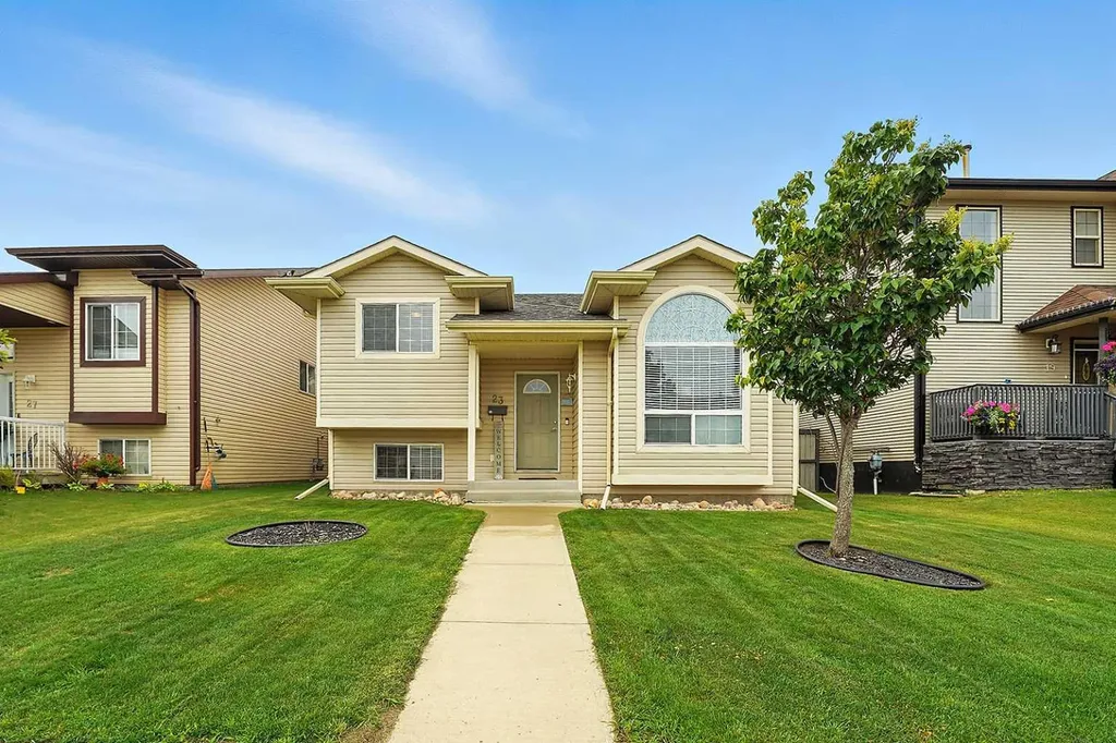 23 Dubois Crescent Red Deer AB T4R 3H8