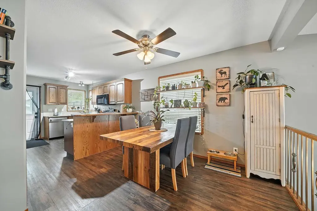 23 Dubois Crescent Red Deer AB T4R 3H8
