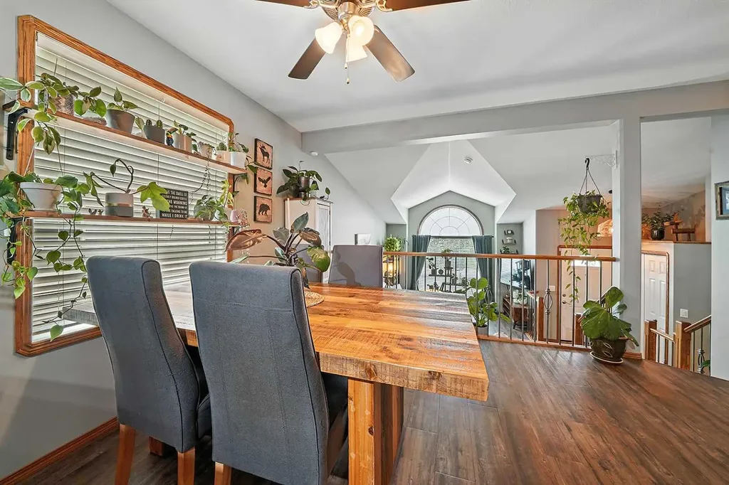 23 Dubois Crescent Red Deer AB T4R 3H8