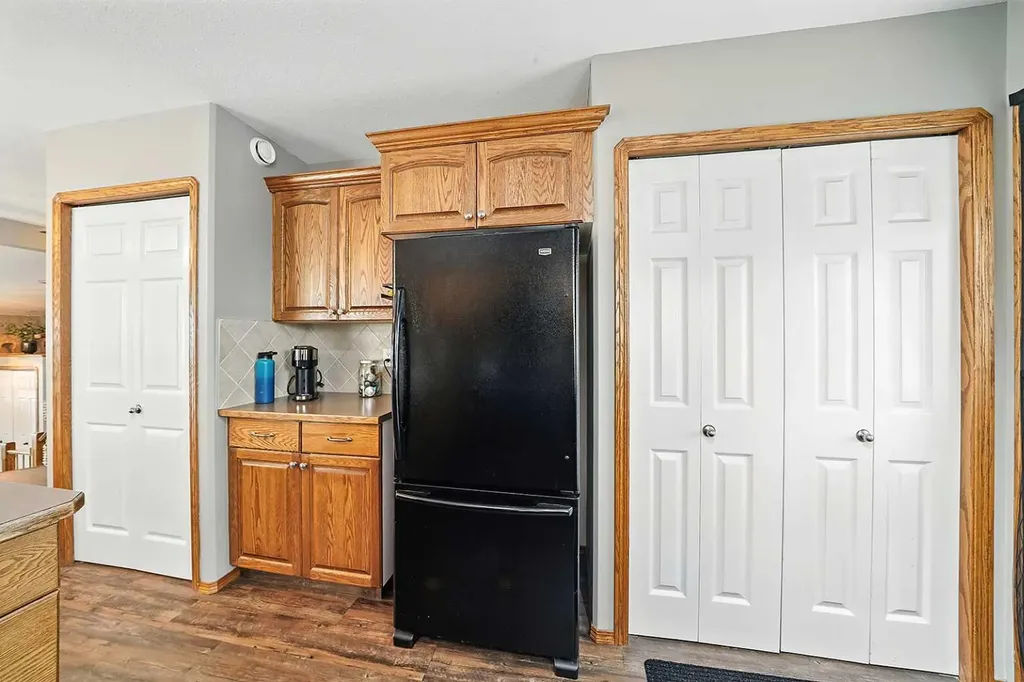 23 Dubois Crescent Red Deer AB T4R 3H8