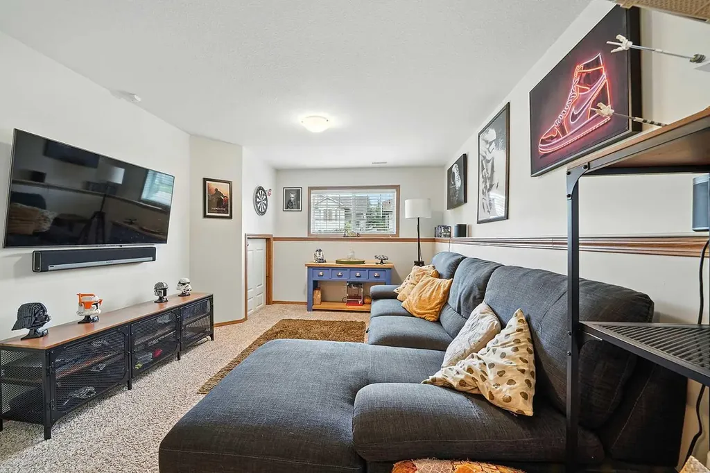 23 Dubois Crescent Red Deer AB T4R 3H8