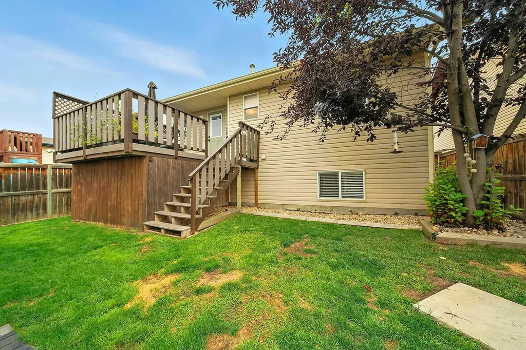 23 Dubois Crescent Red Deer AB T4R 3H8