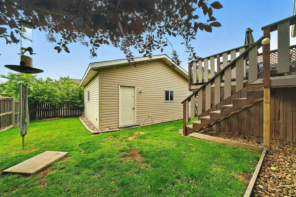 23 Dubois Crescent Red Deer AB T4R 3H8