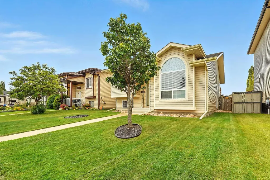 23 Dubois Crescent Red Deer AB T4R 3H8