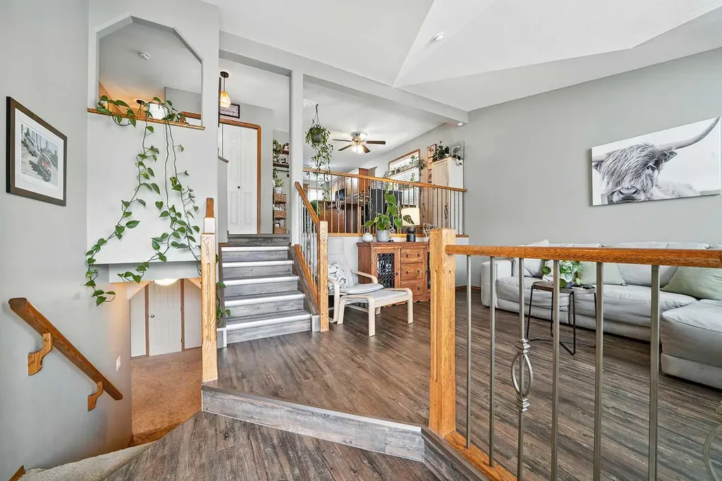 23 Dubois Crescent Red Deer AB T4R 3H8