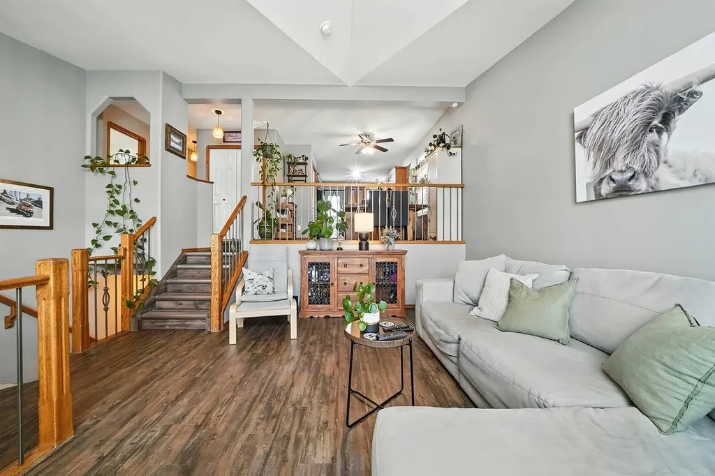 23 Dubois Crescent Red Deer AB T4R 3H8