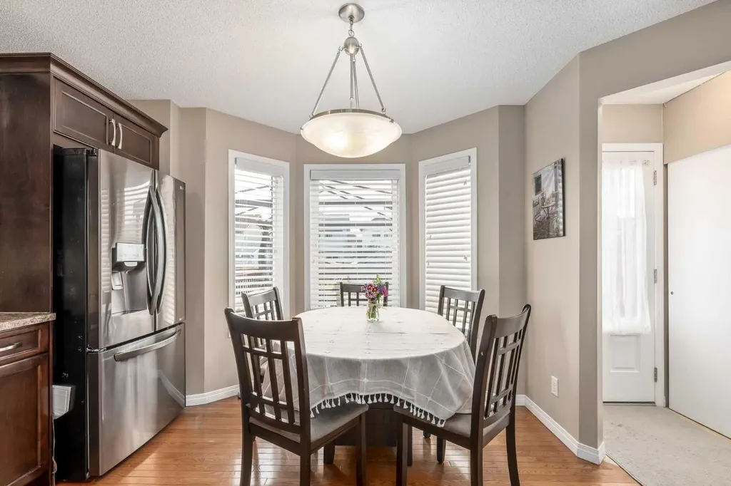 240 Elgin Meadows Gardens SE Calgary AB T2Z 0M4