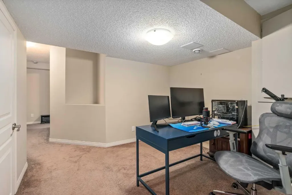 240 Elgin Meadows Gardens SE Calgary AB T2Z 0M4