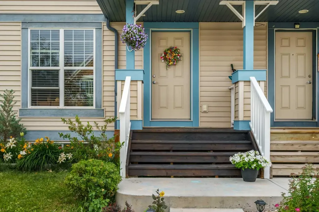 240 Elgin Meadows Gardens SE Calgary AB T2Z 0M4