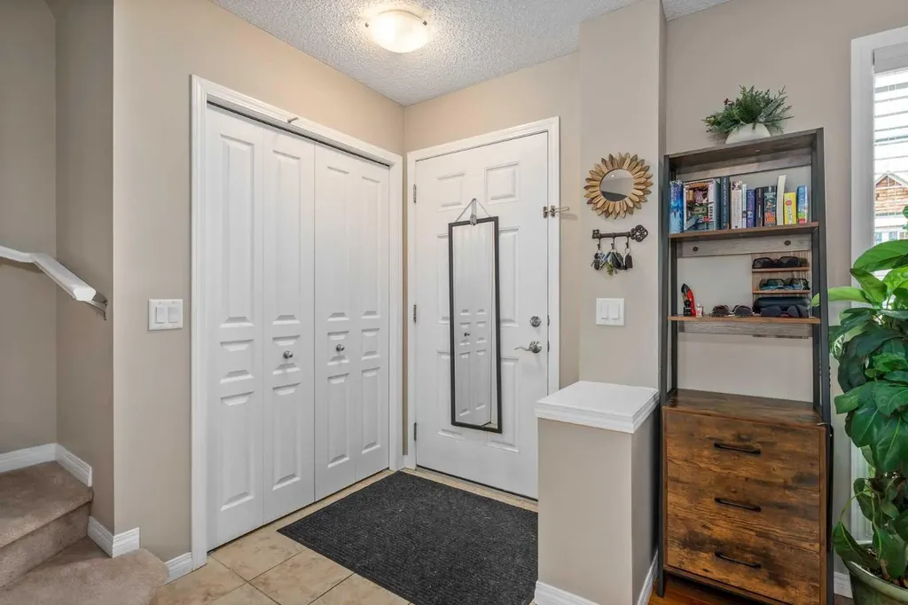 240 Elgin Meadows Gardens SE Calgary AB T2Z 0M4
