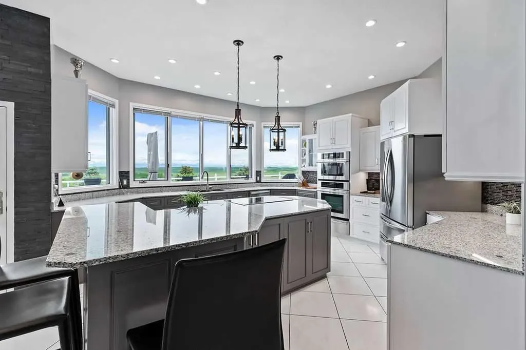112067 292 Avenue W Rural Foothills County AB T1S 3C6