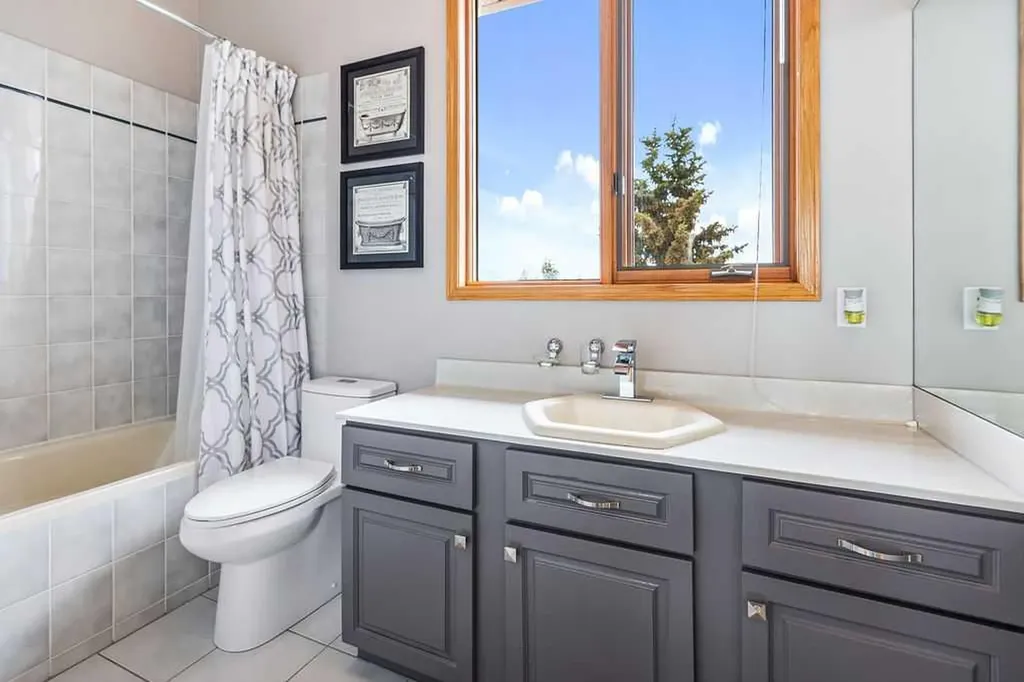 112067 292 Avenue W Rural Foothills County AB T1S 3C6