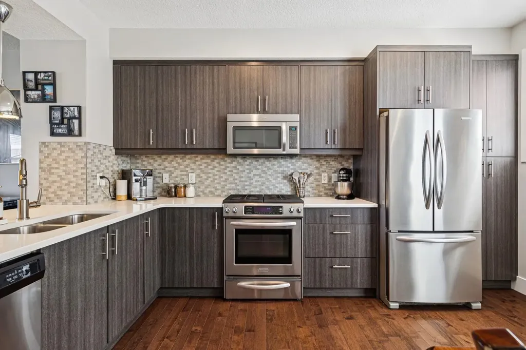 6 Quarry Lane SE Calgary AB T2C 5N4