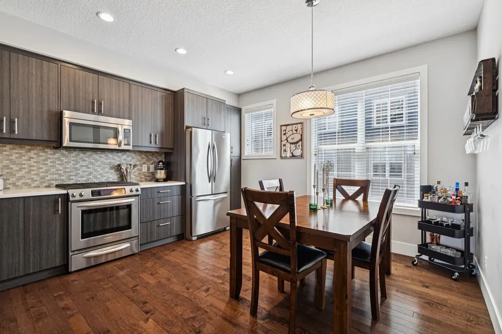 6 Quarry Lane SE Calgary AB T2C 5N4