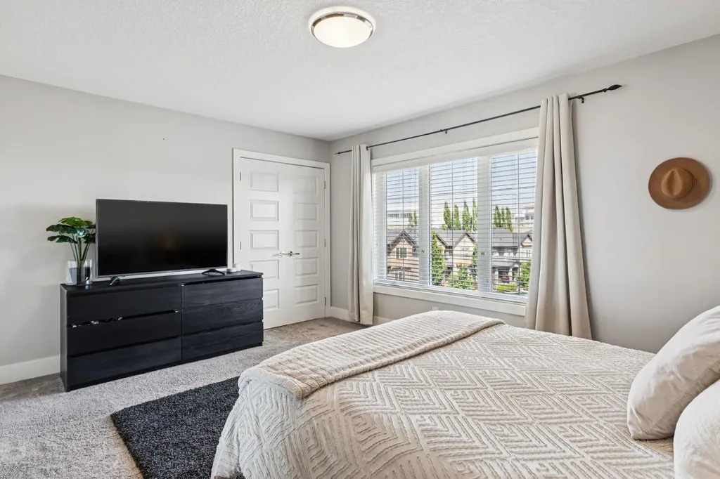 6 Quarry Lane SE Calgary AB T2C 5N4
