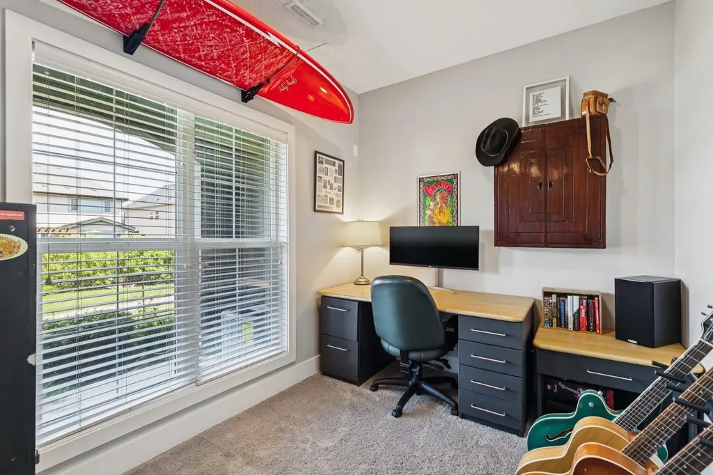 6 Quarry Lane SE Calgary AB T2C 5N4