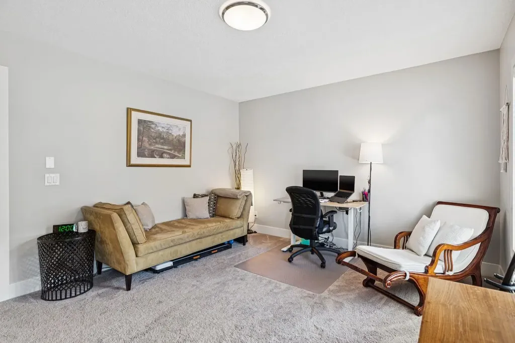 6 Quarry Lane SE Calgary AB T2C 5N4