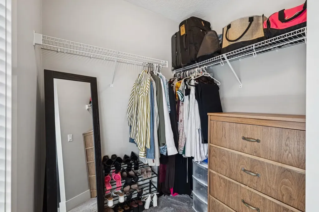 6 Quarry Lane SE Calgary AB T2C 5N4
