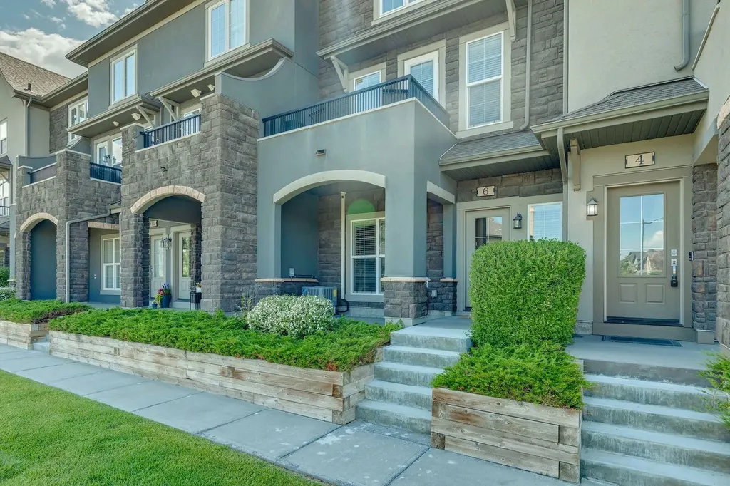 6 Quarry Lane SE Calgary AB T2C 5N4