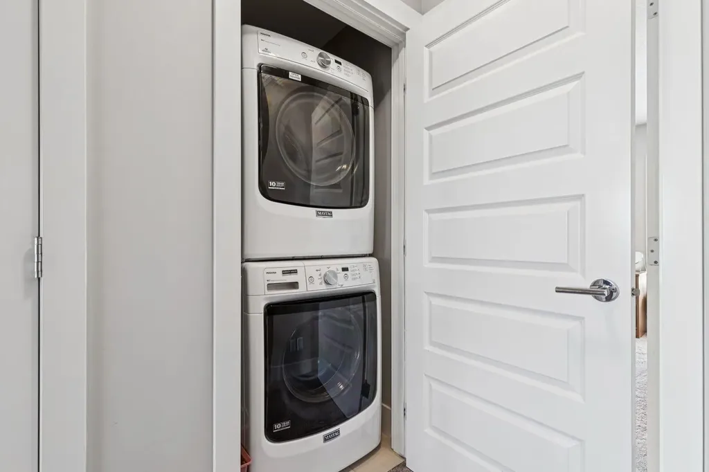 6 Quarry Lane SE Calgary AB T2C 5N4