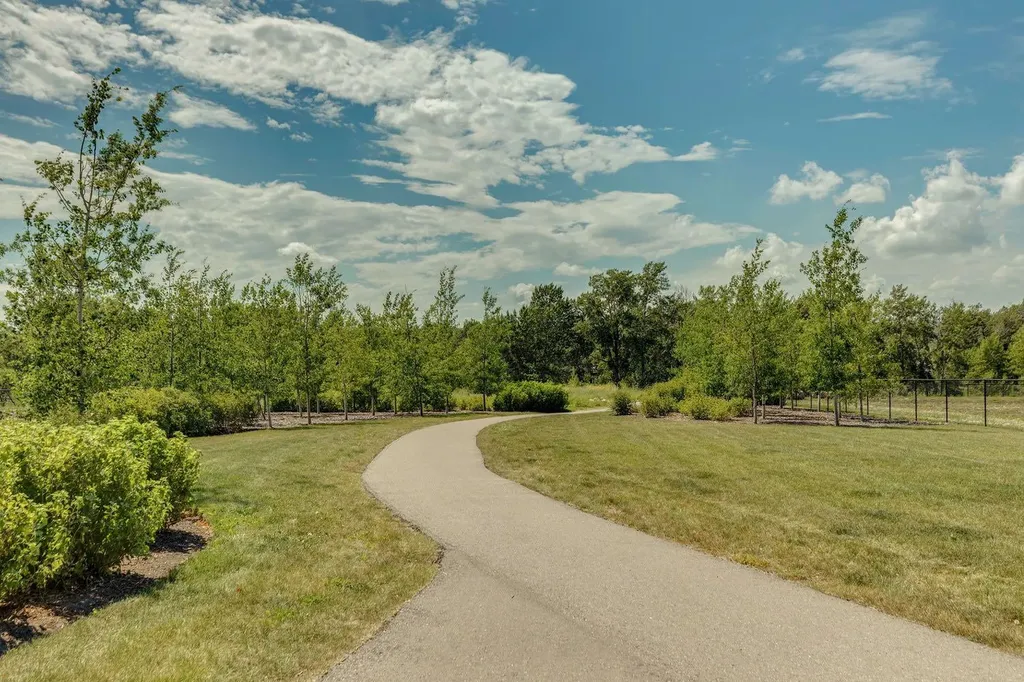 6 Quarry Lane SE Calgary AB T2C 5N4