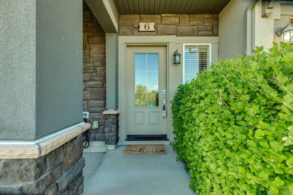 6 Quarry Lane SE Calgary AB T2C 5N4